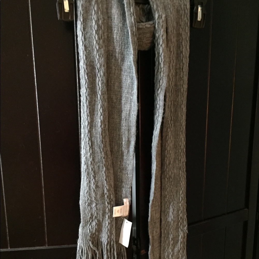 New York and Company Grey scarf